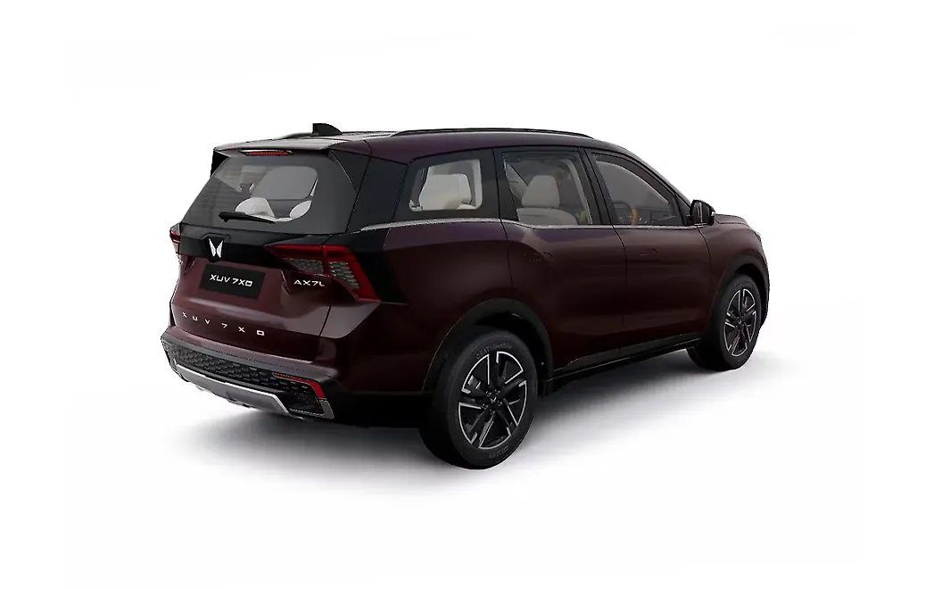 Mahindra XUV 7XO Right Rear View