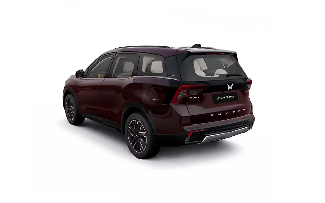 Mahindra XUV 7XO Right Rear View