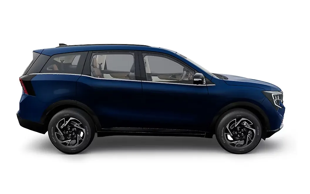 Mahindra XUV 7XO Right View