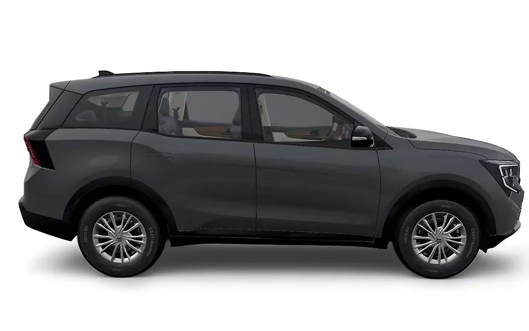 Mahindra XUV 7XO Right View