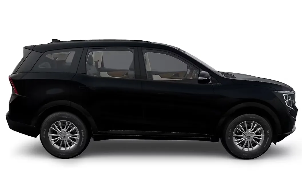 Mahindra XUV 7XO Right View