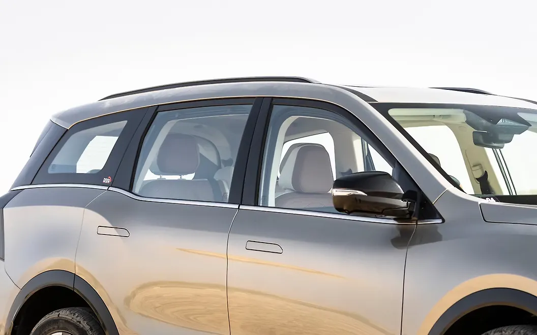 Mahindra XUV 7XO Side Top