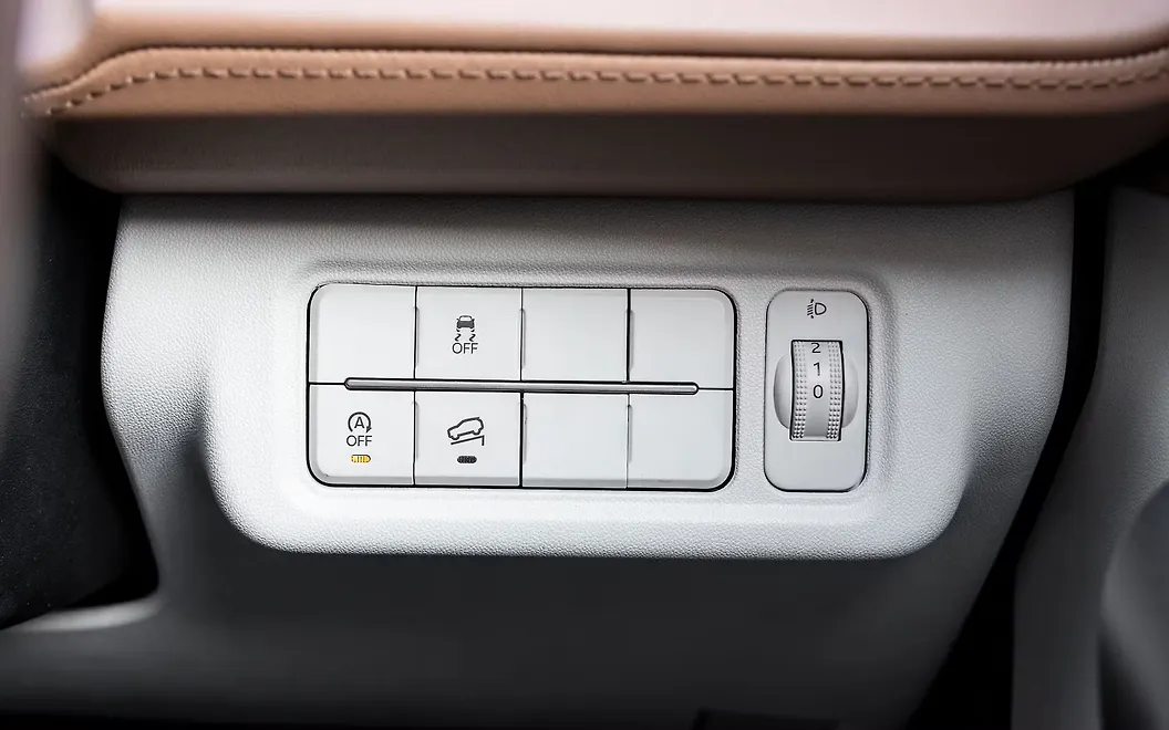 Mahindra XUV 7XO Dashboard Switches