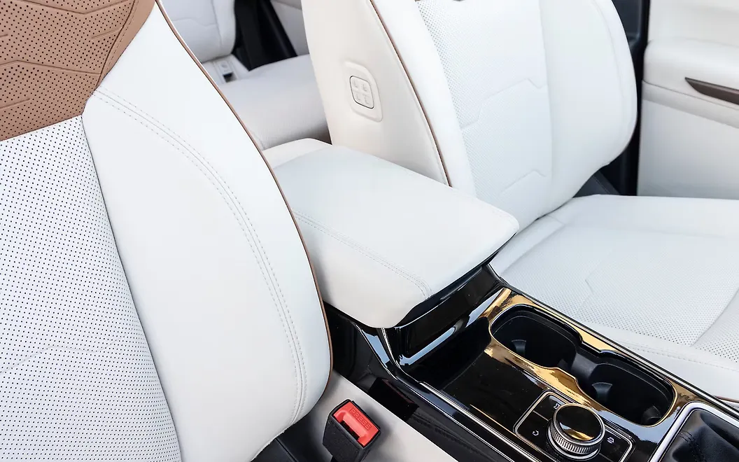 Mahindra XUV 7XO Front Arm Rest