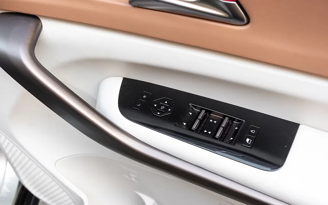 Mahindra XUV 7XO Driver Window Controls
