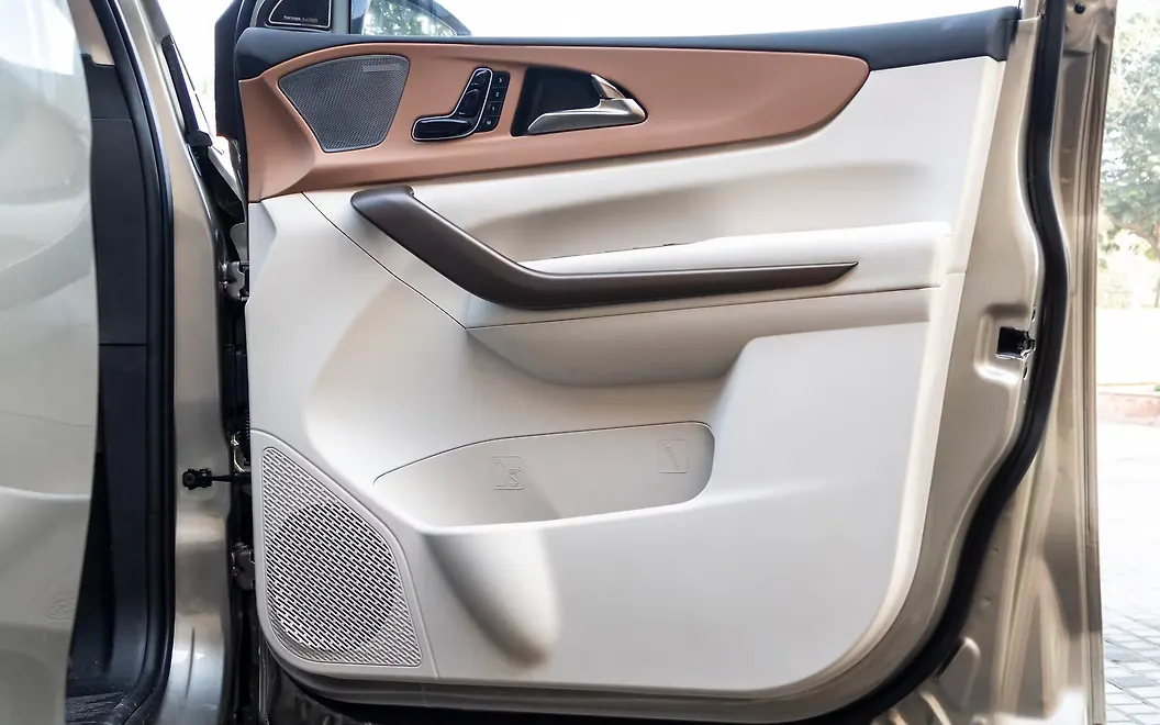 Mahindra XUV 7XO Front Passenger Door