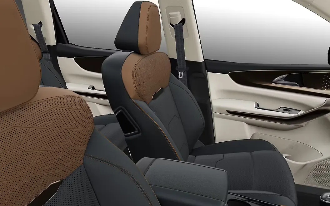 Mahindra XUV 7XO Front Seats