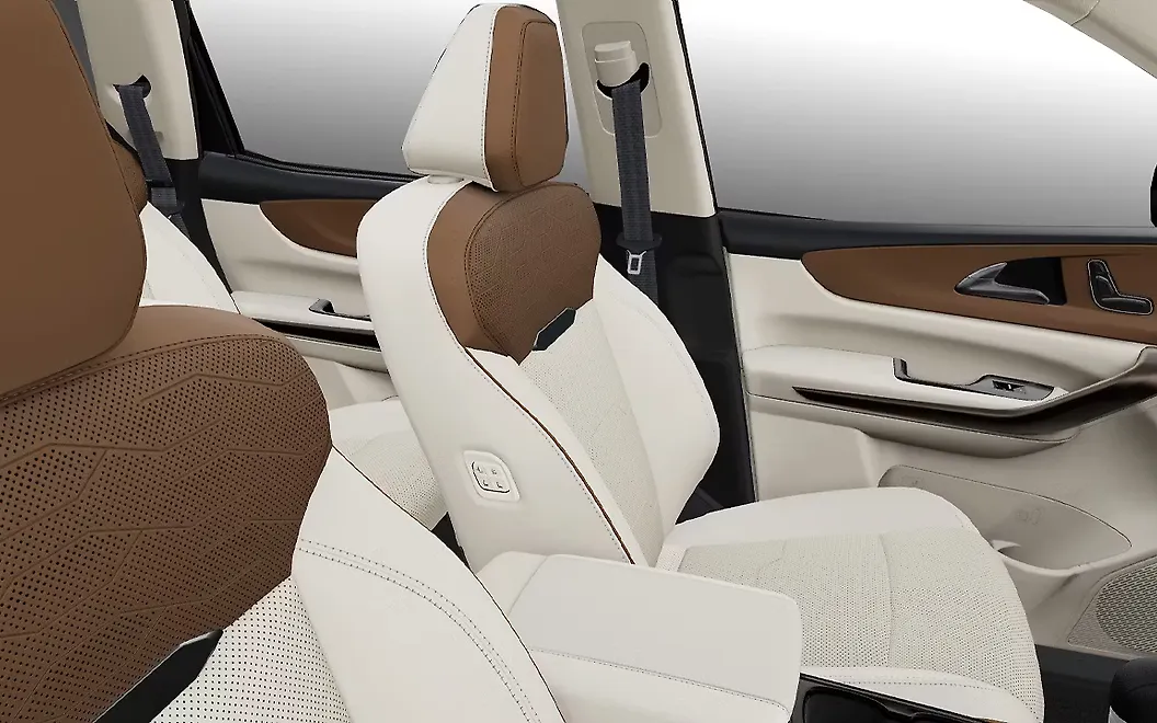 Mahindra XUV 7XO Front Seats