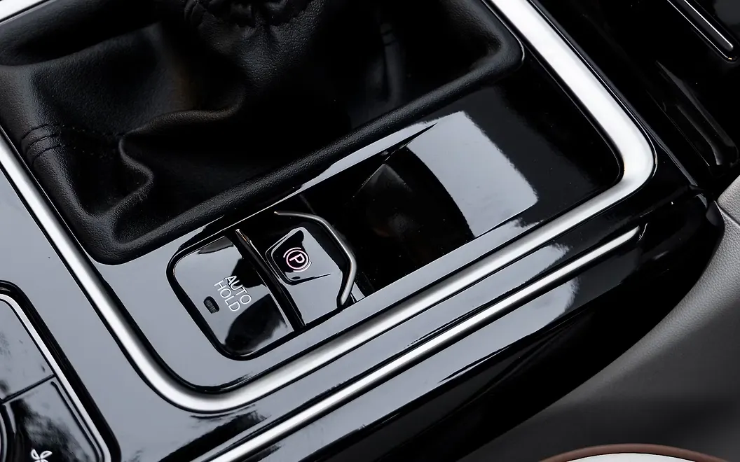 Mahindra XUV 7XO Brake Light