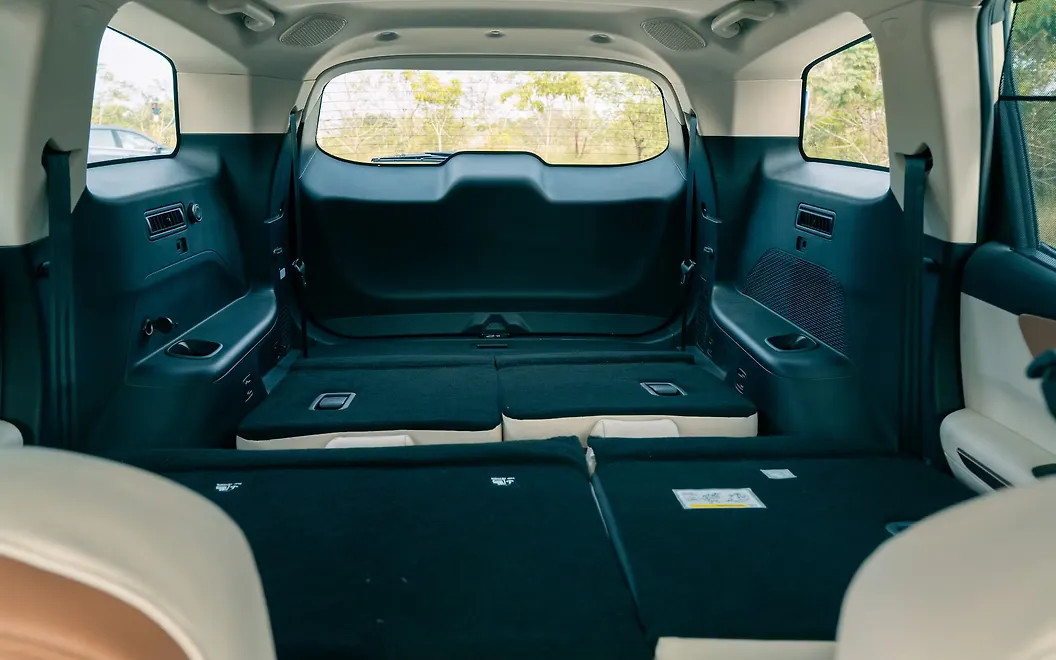 Mahindra XUV 7XO Rear Passenger Seats