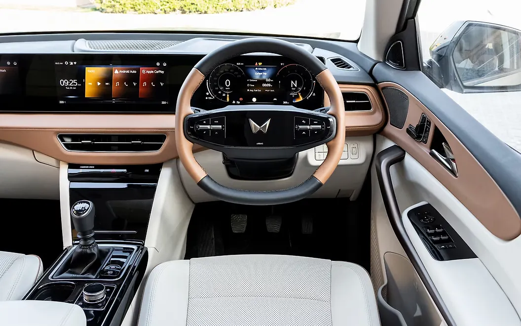 Mahindra XUV 7XO Steering