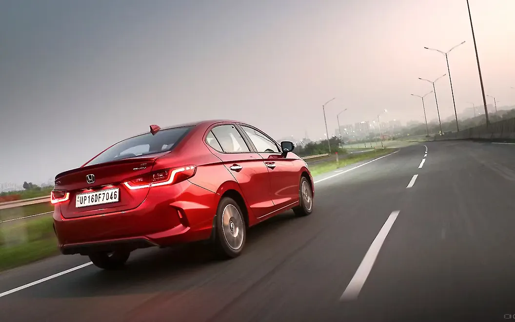 Honda City Hybrid eHEV Right Rear View