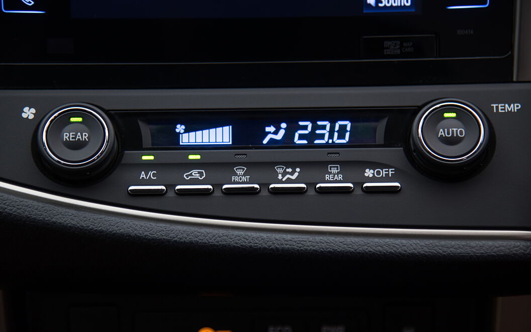 Toyota Innova Crysta [2016-2020] AC Controls