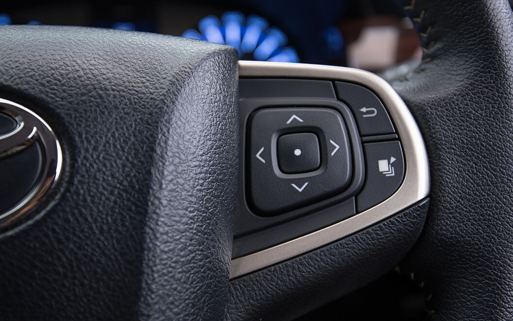 Toyota Innova Crysta [2016-2020] Steering Mounted Controls - Right