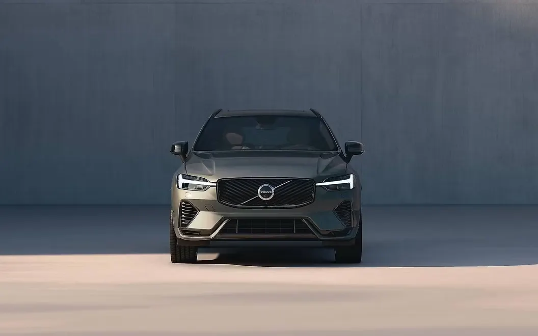 Volvo XC60 Front View