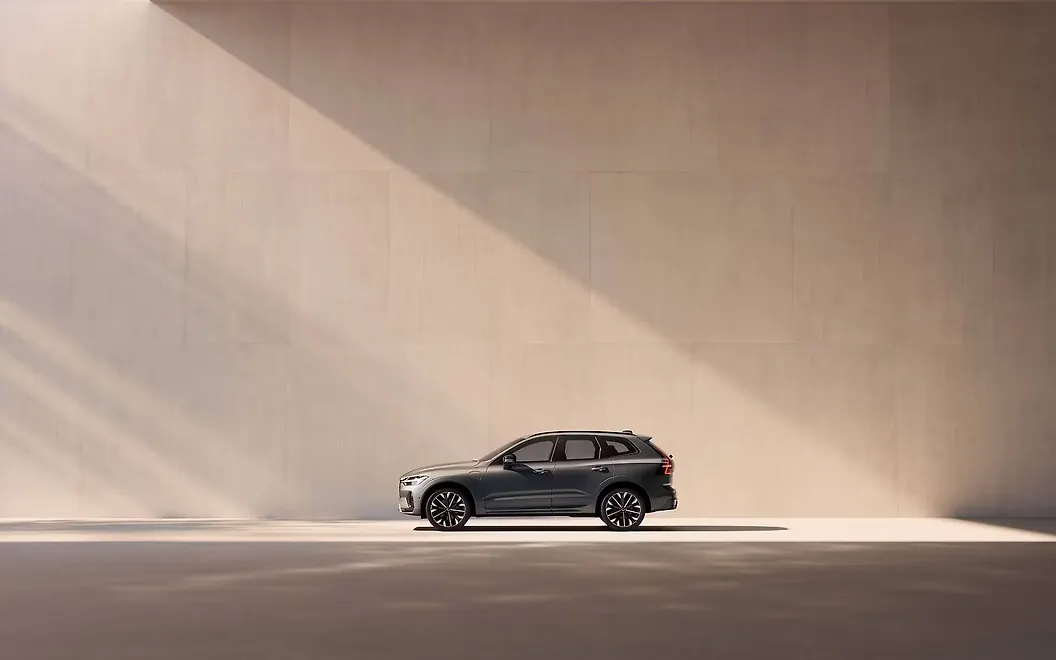 Volvo XC60 Left View