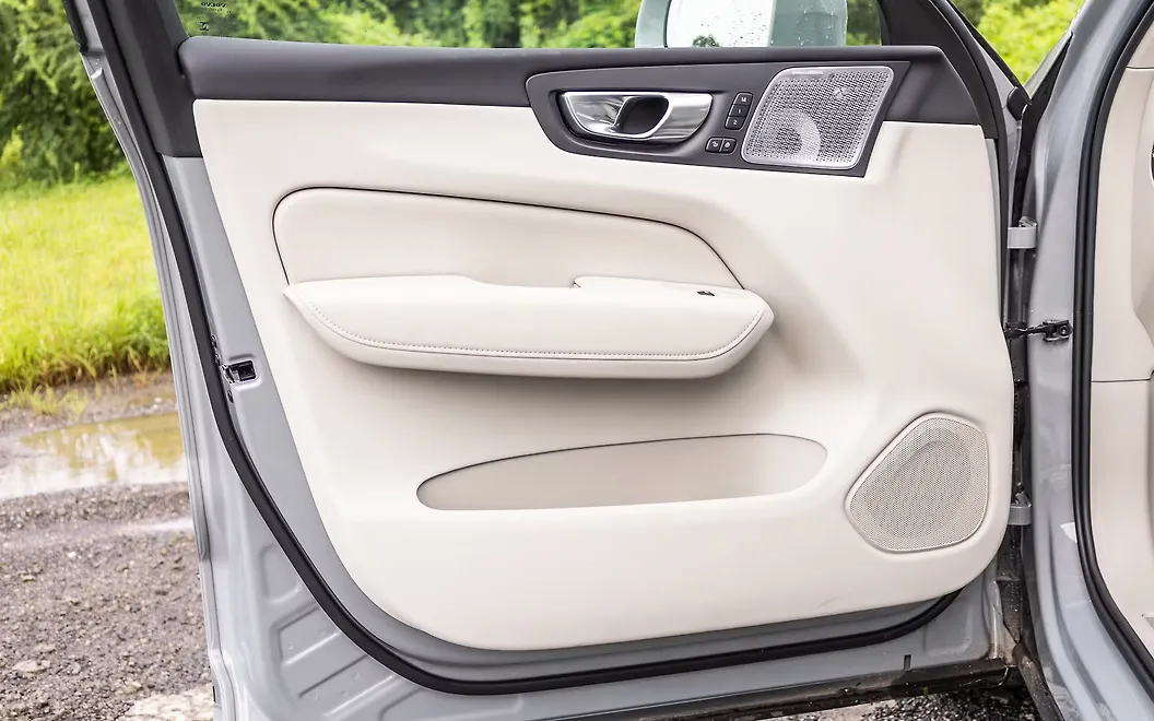 Volvo XC60 Front Passenger Door