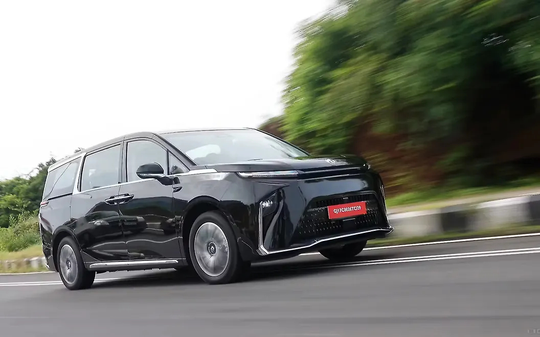 MG M9 Front Right View