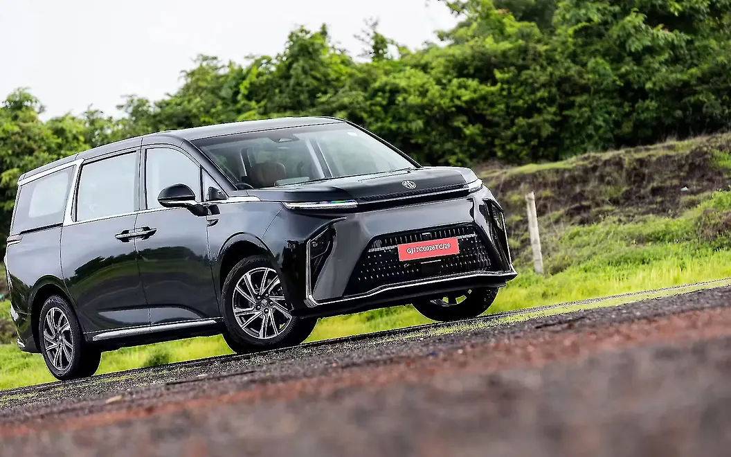 MG M9 Front Right View