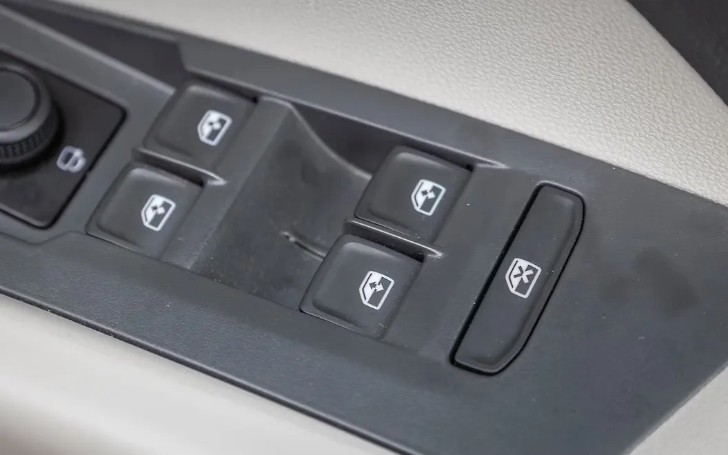 Volkswagen Taigun Driver Window Controls