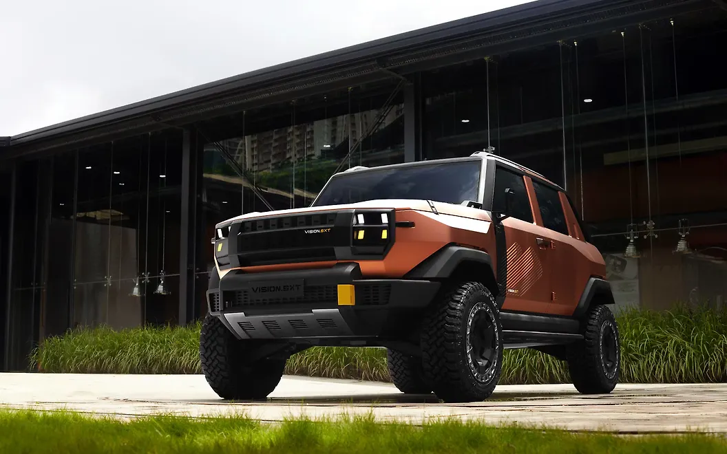 Mahindra Vision SXT