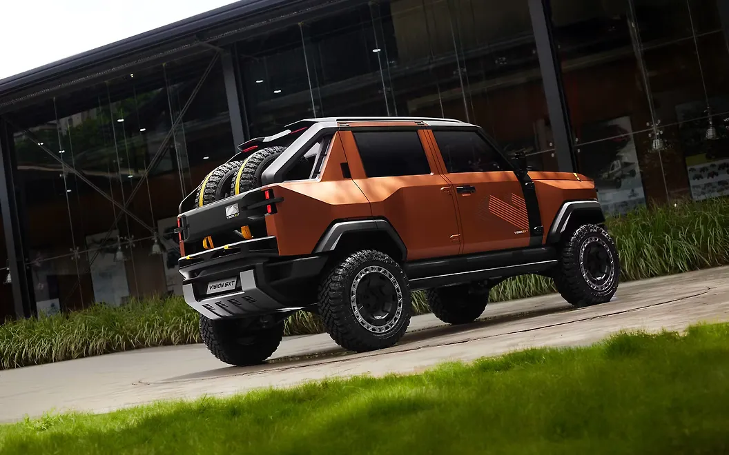 Mahindra Vision SXT