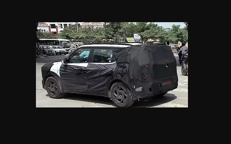 Kia Seltos Left View