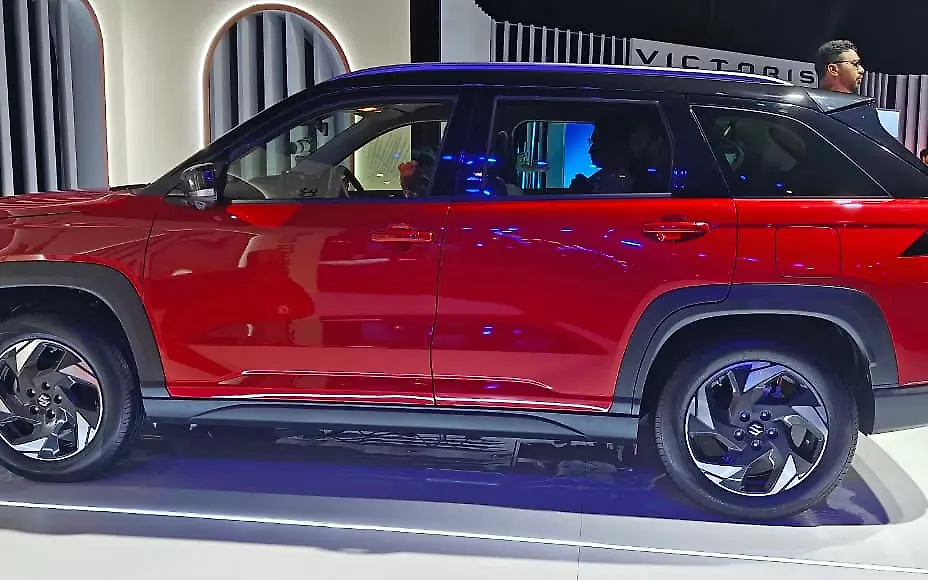 Maruti Suzuki Victoris Left View