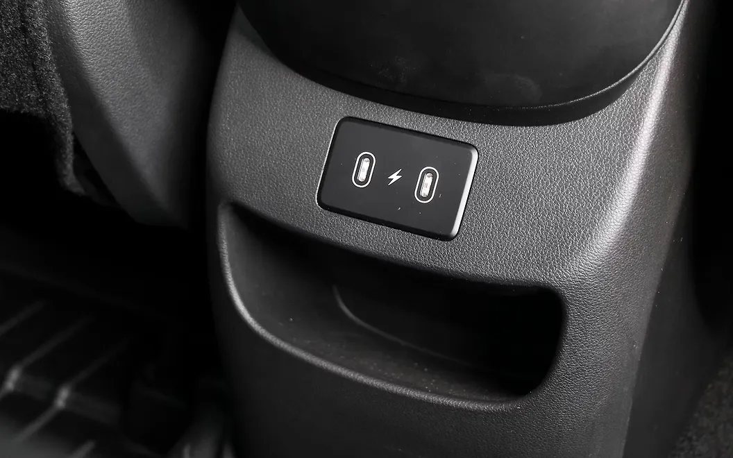 Hyundai Venue N Line USB / Charging Port