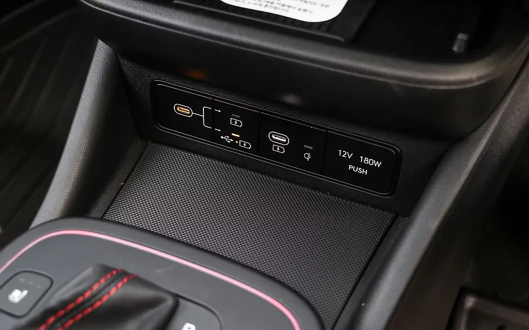 Hyundai Venue N Line USB / Charging Port