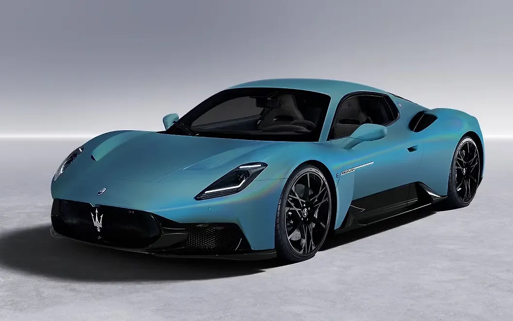 Maserati MCPura Front Left View