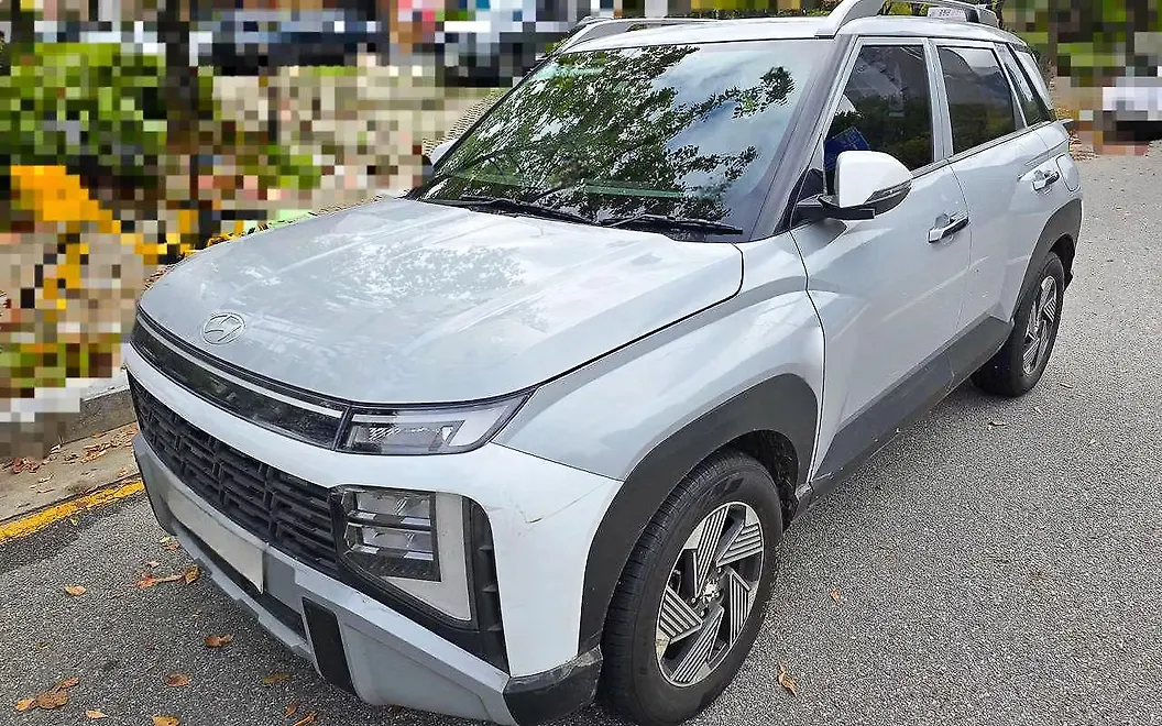 Hyundai Venue Front Left View