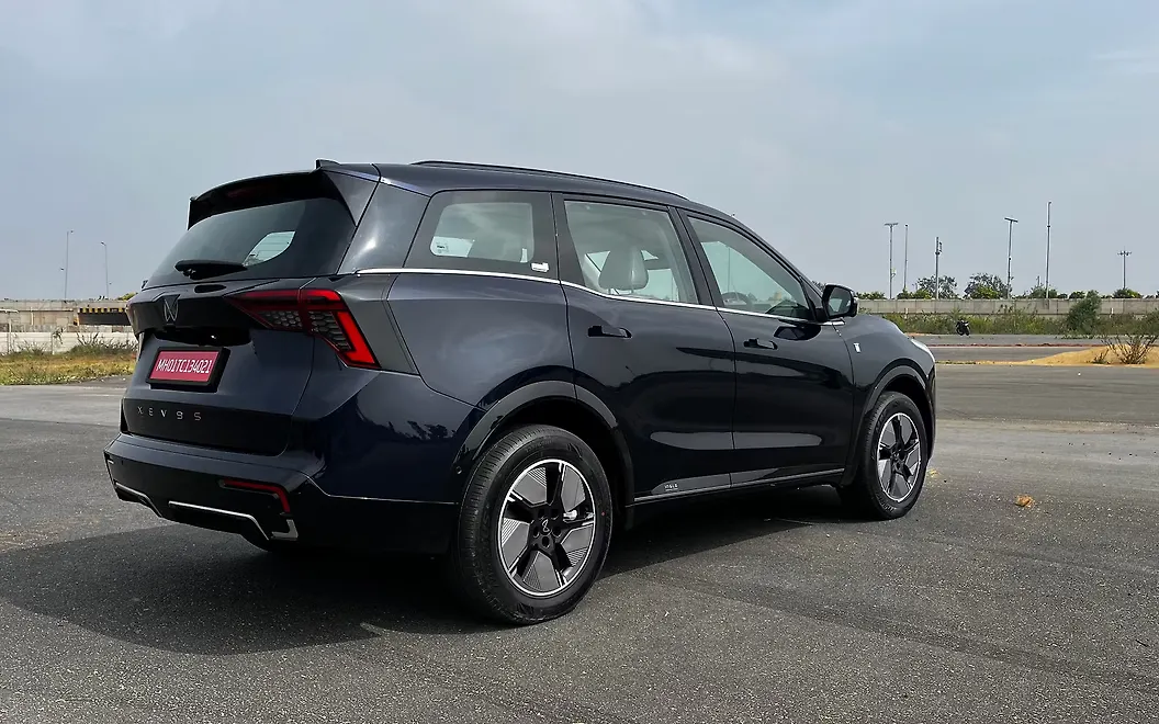 Mahindra XEV 9S