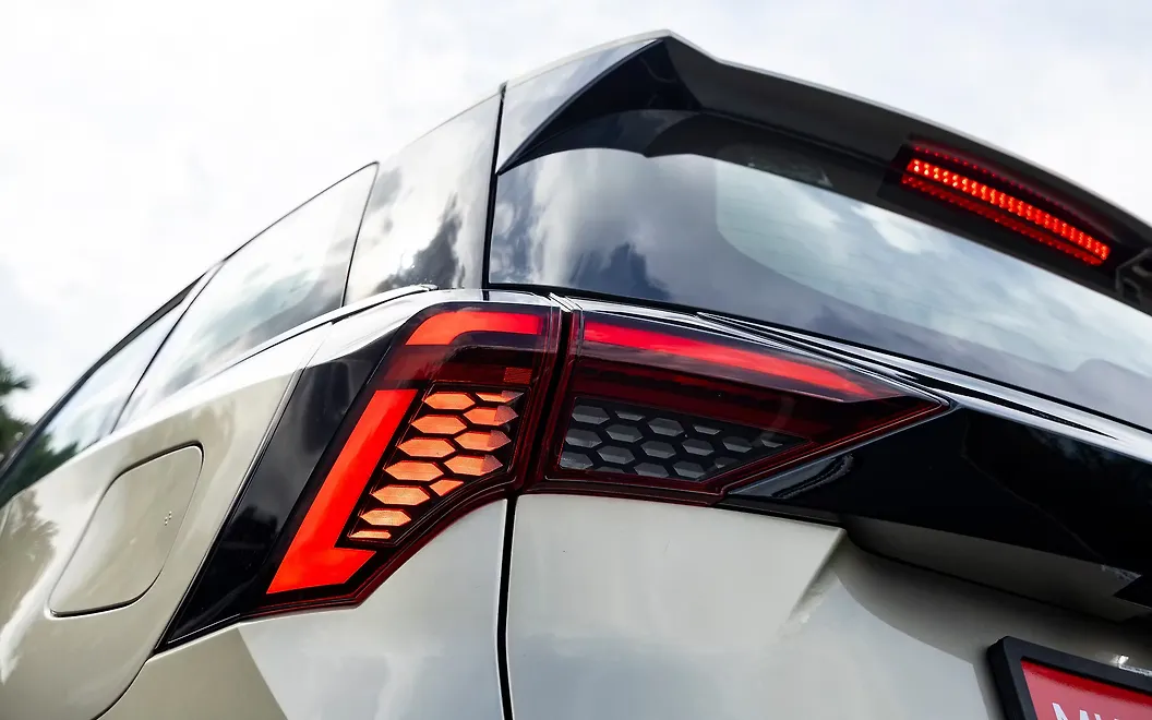 Mahindra XEV 9S