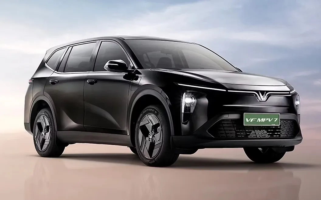 Vinfast VF MPV 7 Front Right View