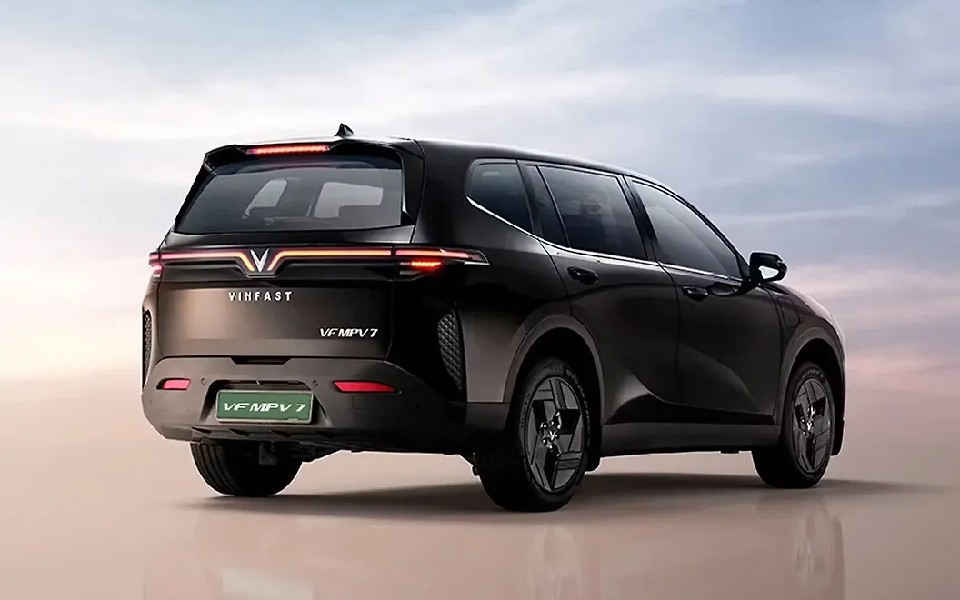 Vinfast VF MPV 7 Right Rear View