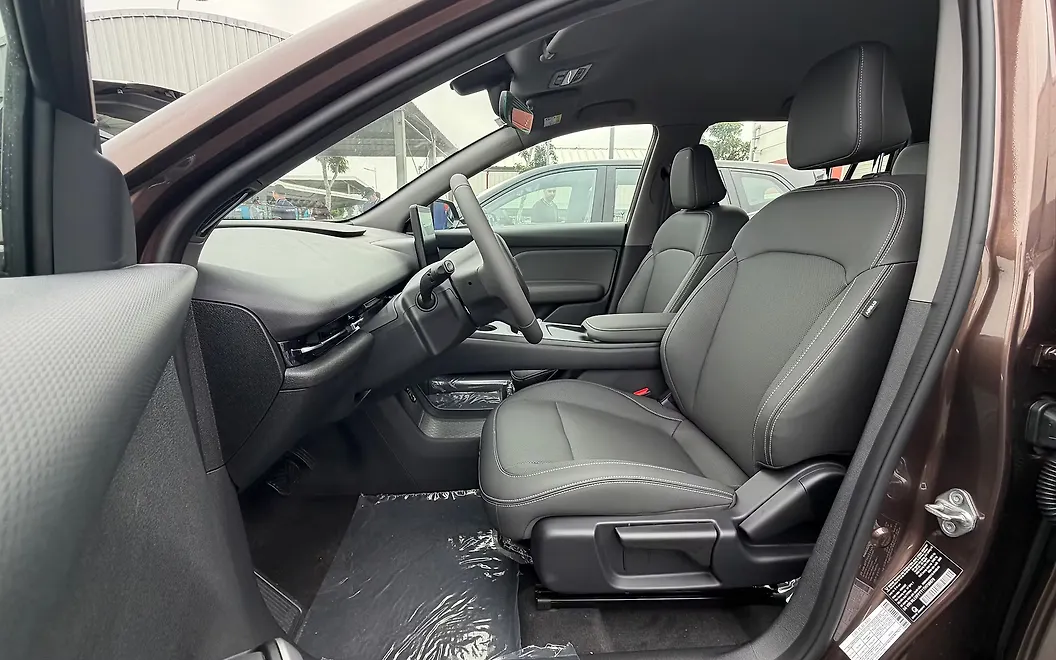 Vinfast VF MPV 7 Front Seats