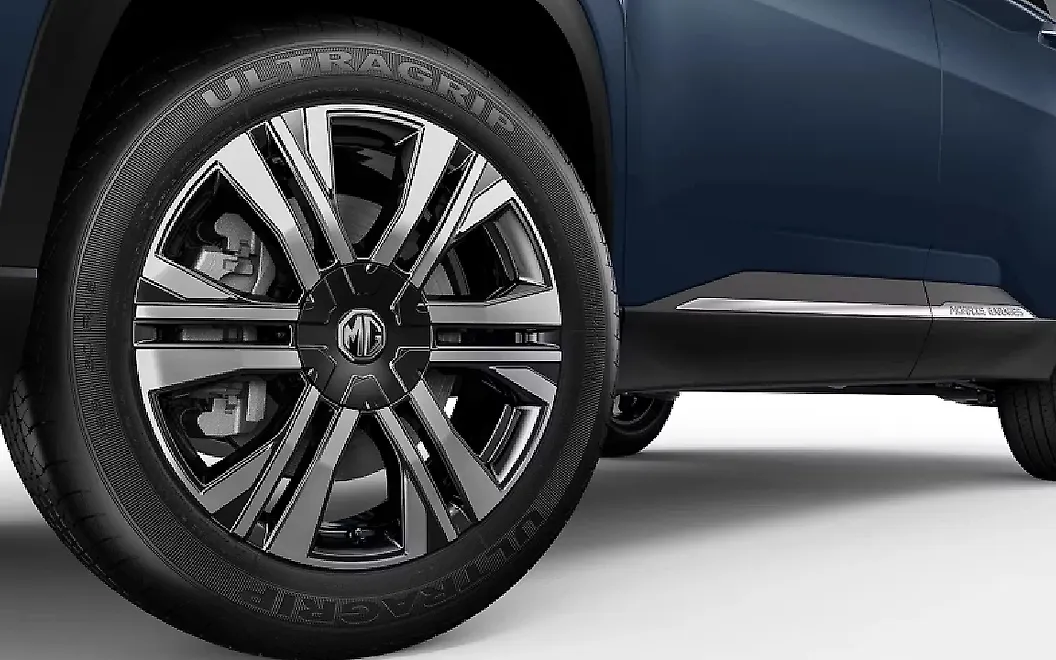 MG Hector Plus Tyre