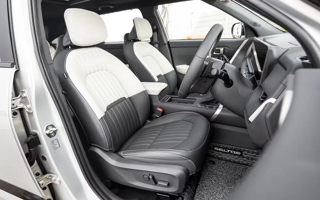 Kia Seltos Front Seats