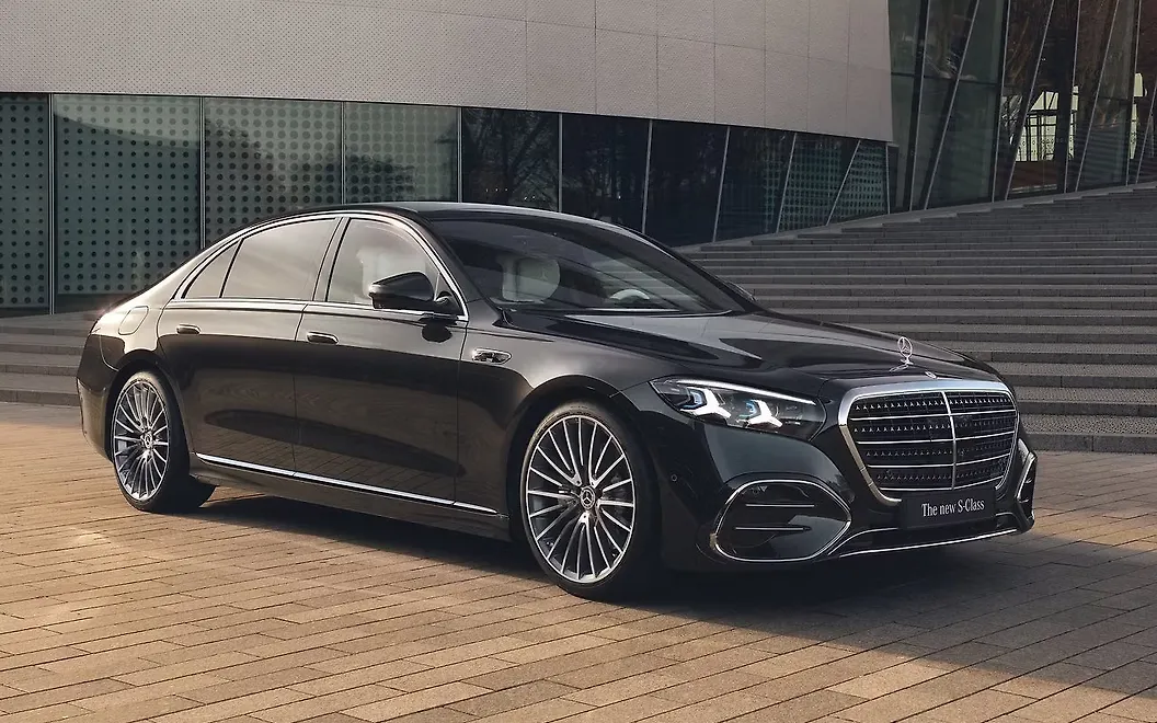 Mercedes-Benz S-Class Front Right View
