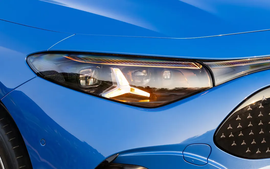 Mercedes-Benz CLA EV Turn Indicators