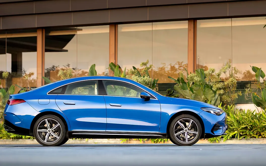 Mercedes-Benz CLA EV Right View