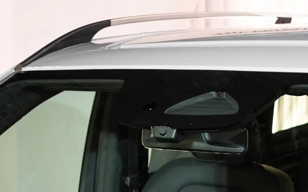Mercedes-Benz V-Class Front Windscreen