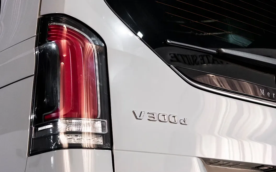 Mercedes-Benz V-Class Tail Light