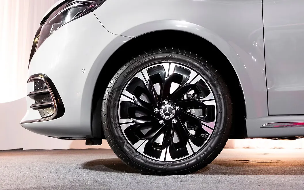 Mercedes-Benz V-Class Tyre