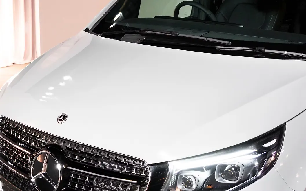 Mercedes-Benz V-Class Back View