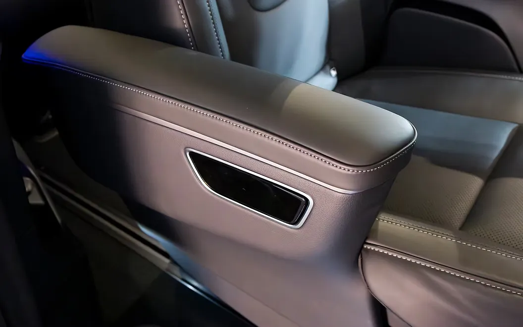 Mercedes-Benz V-Class Arm Rest in Last Row Seats