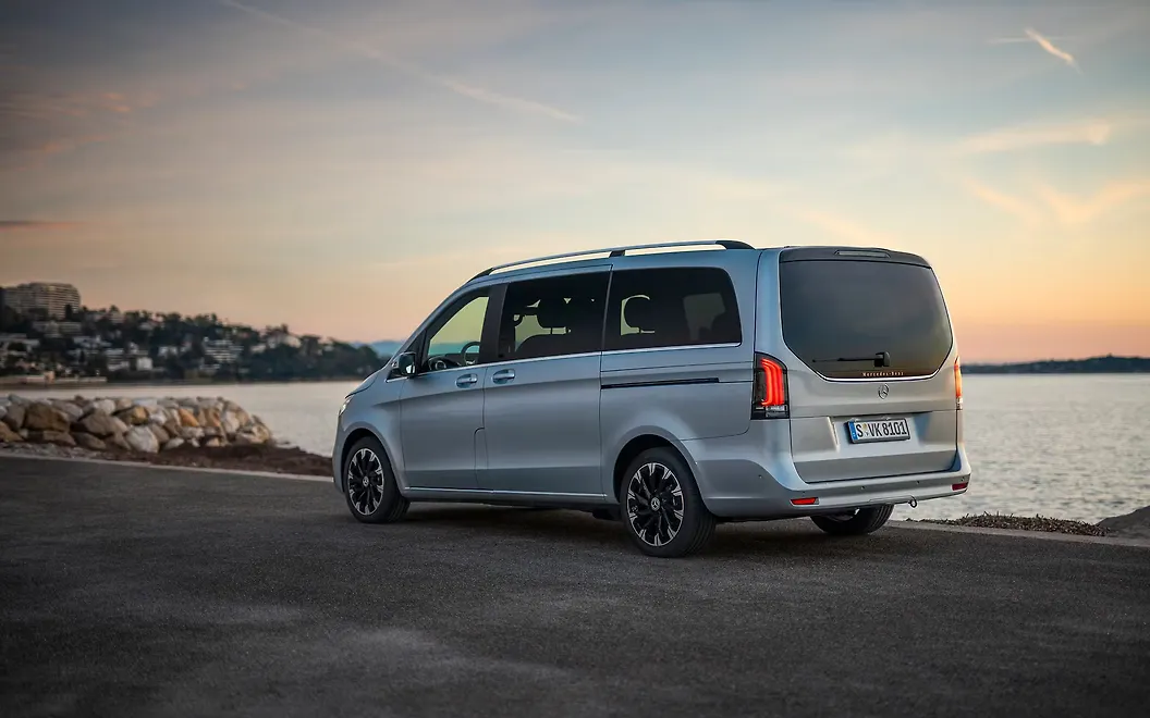 Mercedes-Benz V-Class Rear Left View