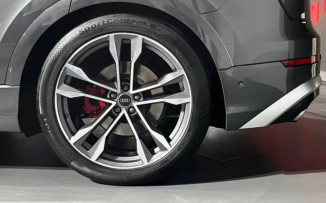 Audi SQ8 Rear Wheel