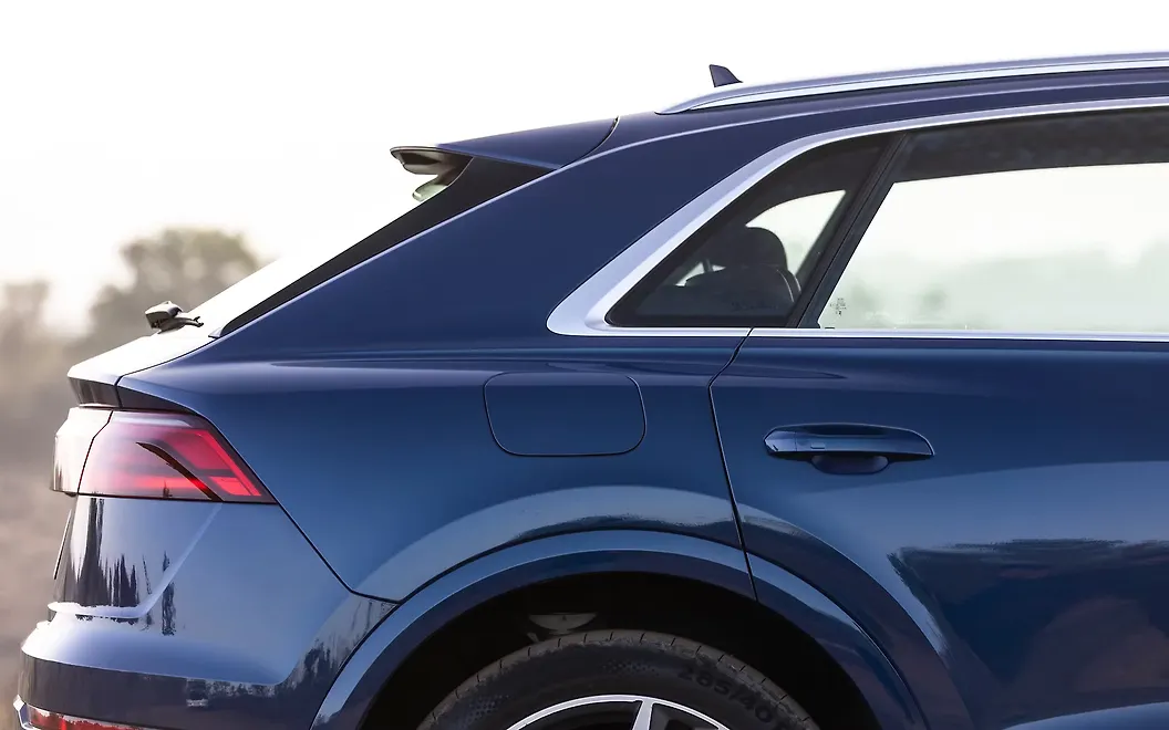 Audi SQ8 Side Top
